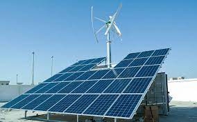 PV-Anlage und Windkraft-Anlage Kombination